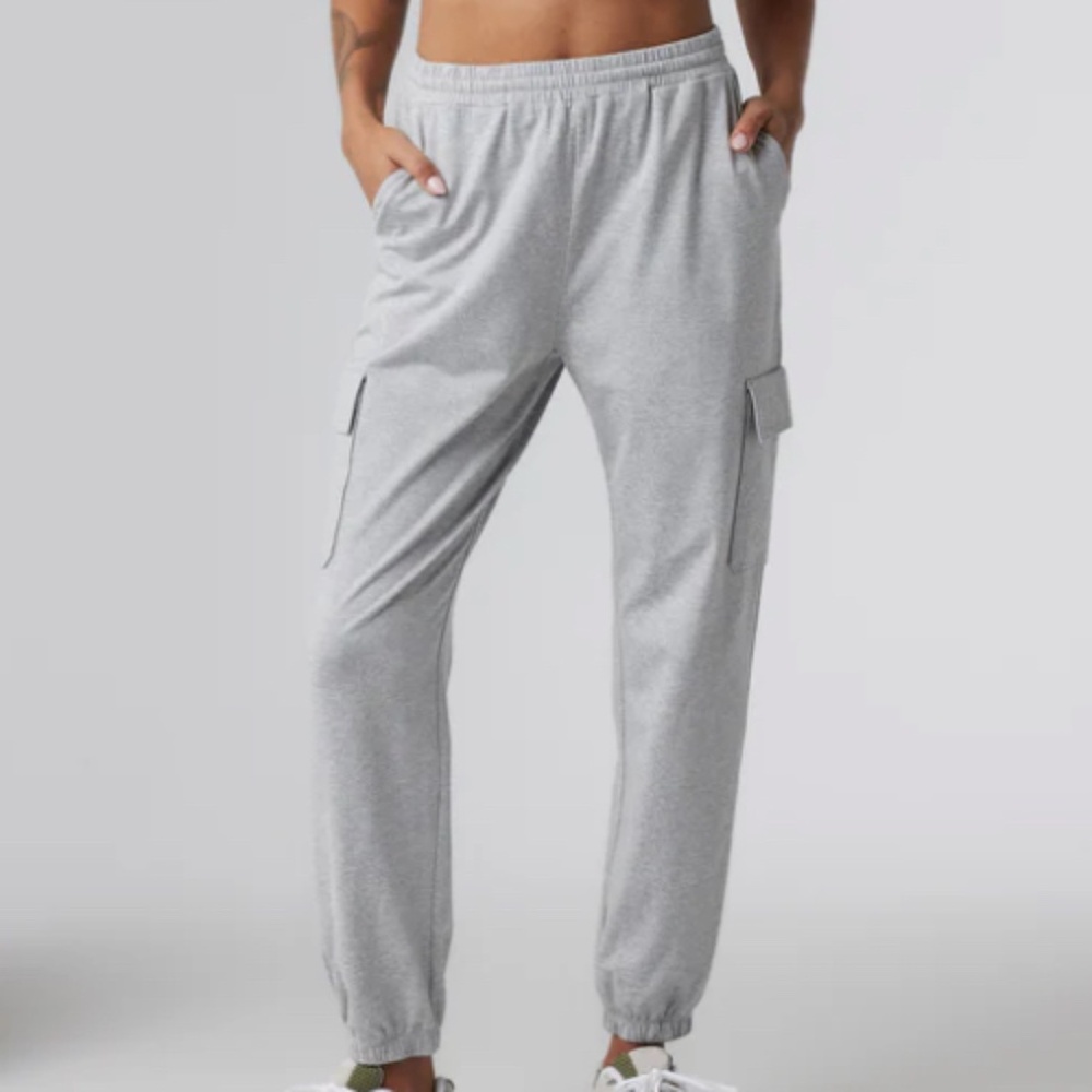 NWT - Vuori - Boyfriend Cargo Jogger - Medium - Pale Grey Heather